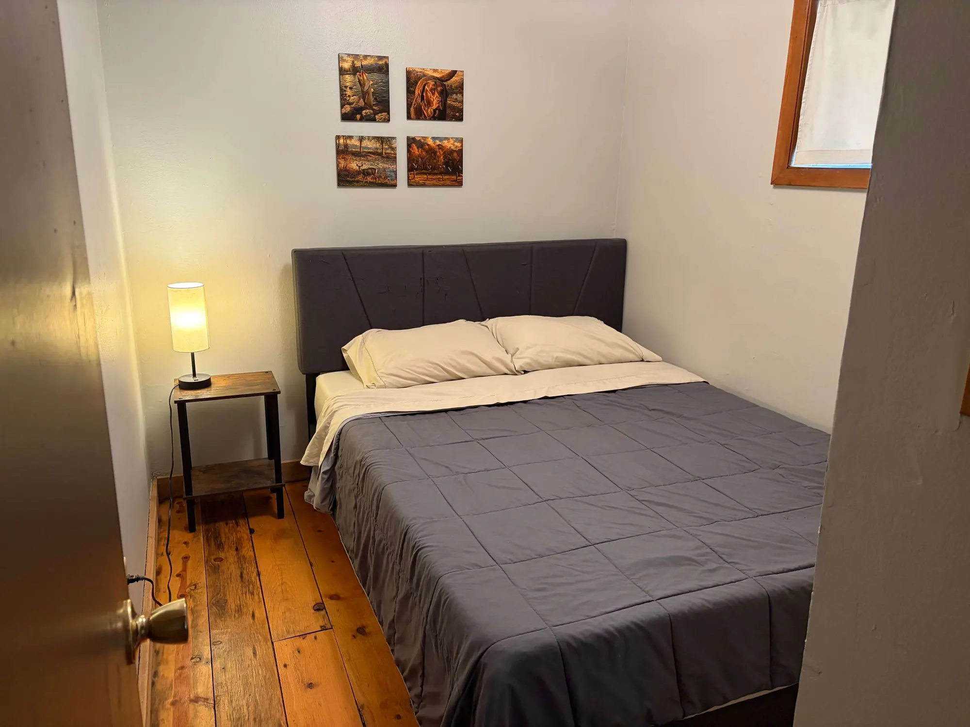 Second queen bedroom in the River Cabin